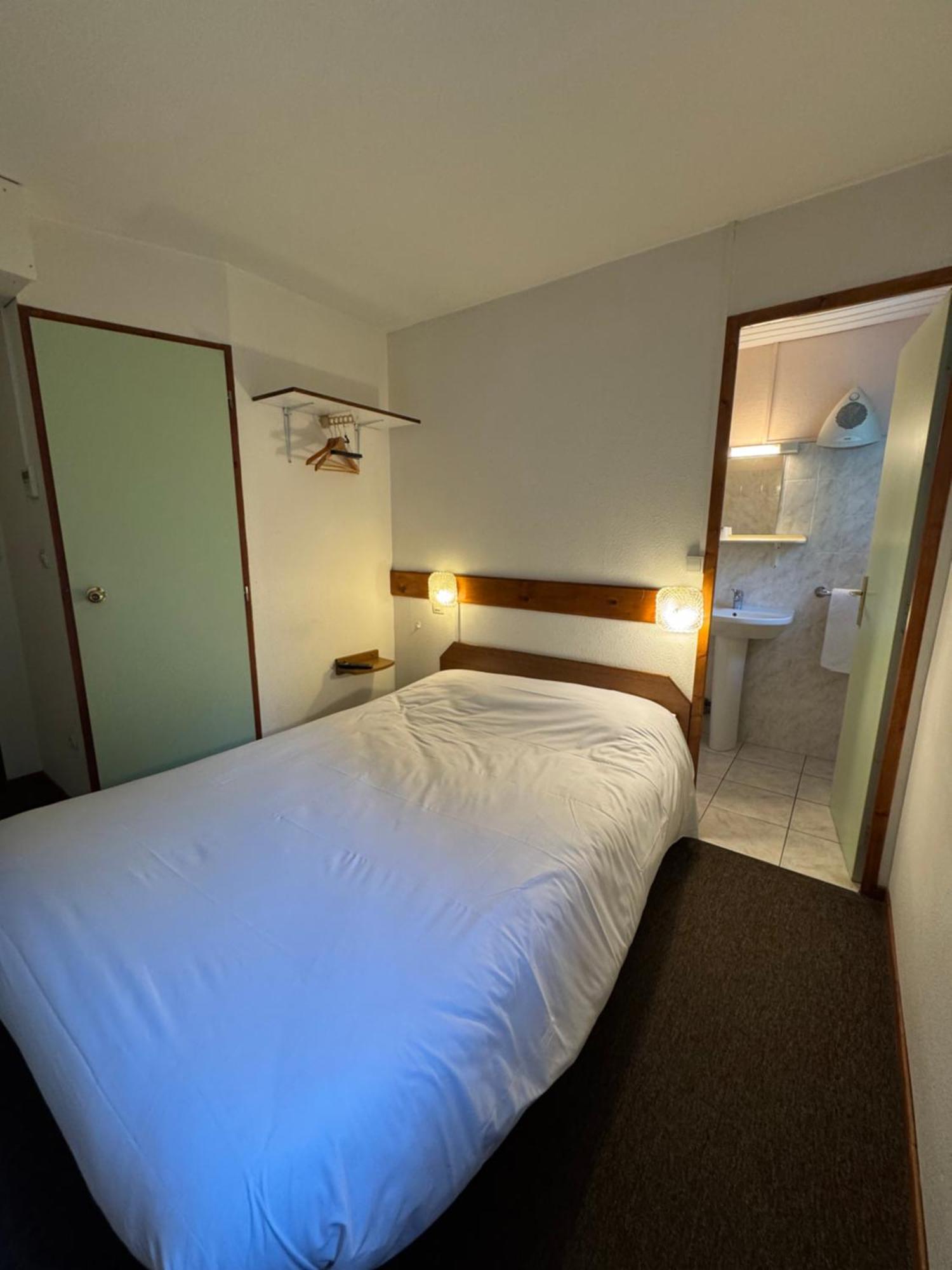 Symp'Hotel Nivolas-Vermelle Esterno foto